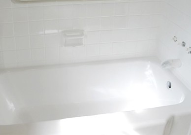 Bathtub Refinishing vs. Replacement